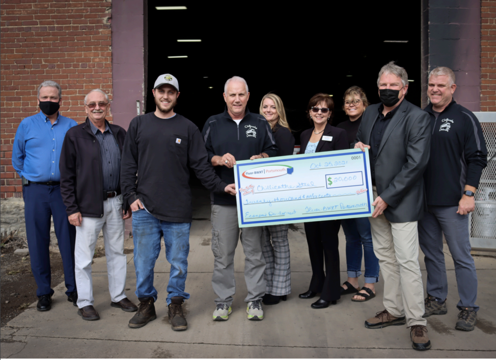 Fluor-BWXT members presenting check to Chillicothe Steel