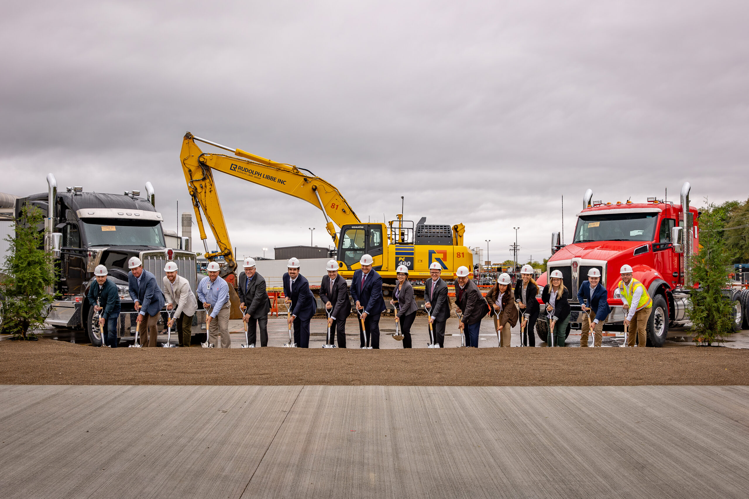 Featured image for “Kenworth Truck Company holds Groundbreaking”